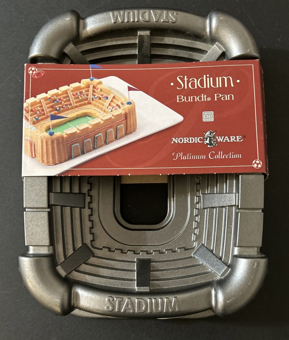 Nordic Ware Stadium Bundt Cake Pan 59137 Non-Stick Cast Aluminum 10 Cup New